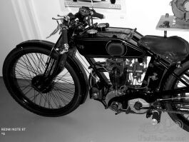 AJS%20E7%20TT%20Racing%20350cc%201925%20-%20De%20-%20Raab%20Andreas.jpg